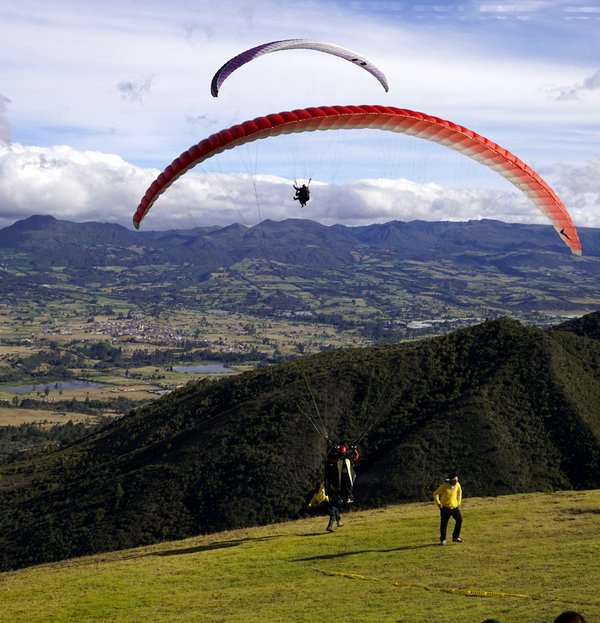 Parapente à annecy : un vol pour admirer la beauté alpine